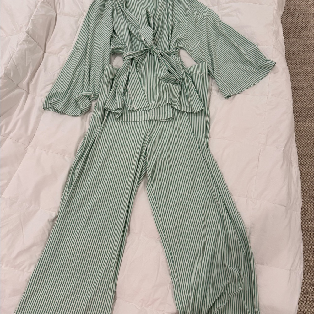 LAKE DreamModal Kimono Pajama Set in Clover Leaf Pencil Stripe